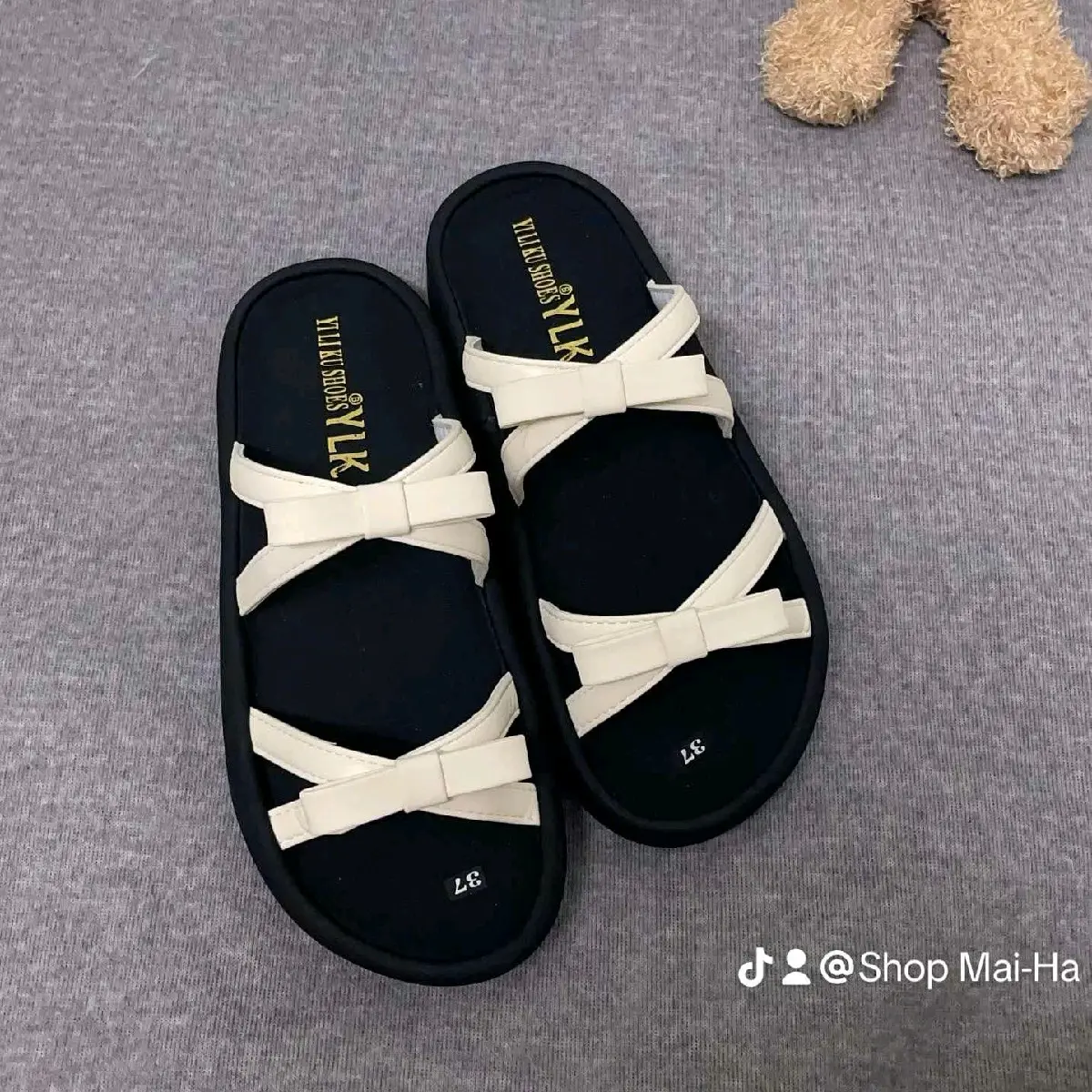 Dép 2 quai Nơ xinh xắn, đế cao 3 phân, chân quai có may viền xung quanh( mẫu chuẩn size,chân tròn tăng dùm shop 1 size).