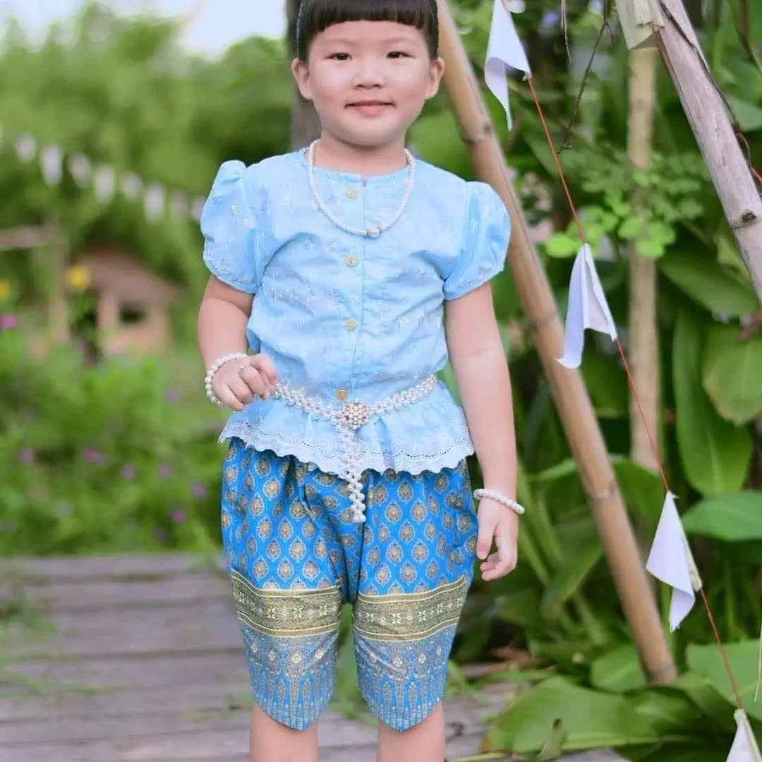 ชุดไทยเด็กผู้หญิงลูกไม้ภีรนีย์เด็กหญิงโจงกระเบนพิมพ์ทองลายไทย