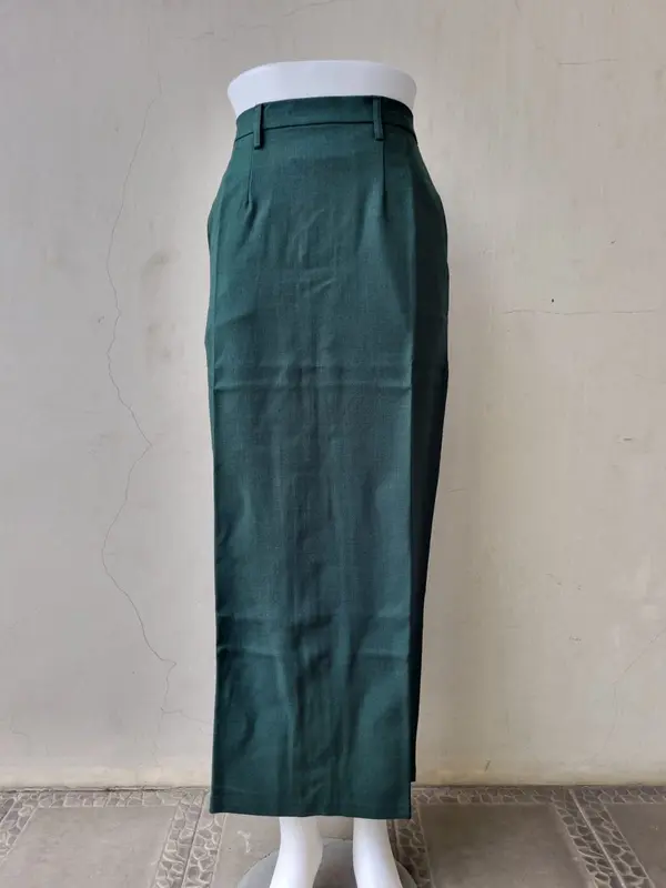 Rok kerja kantor wanita model span warna abu tua, coksu tua, milo, mocca, hitam cream, coklat, putih, silver dan ungu tua Brand Syakira by Azkia Polos Slim-fitting Hitam Formal 8