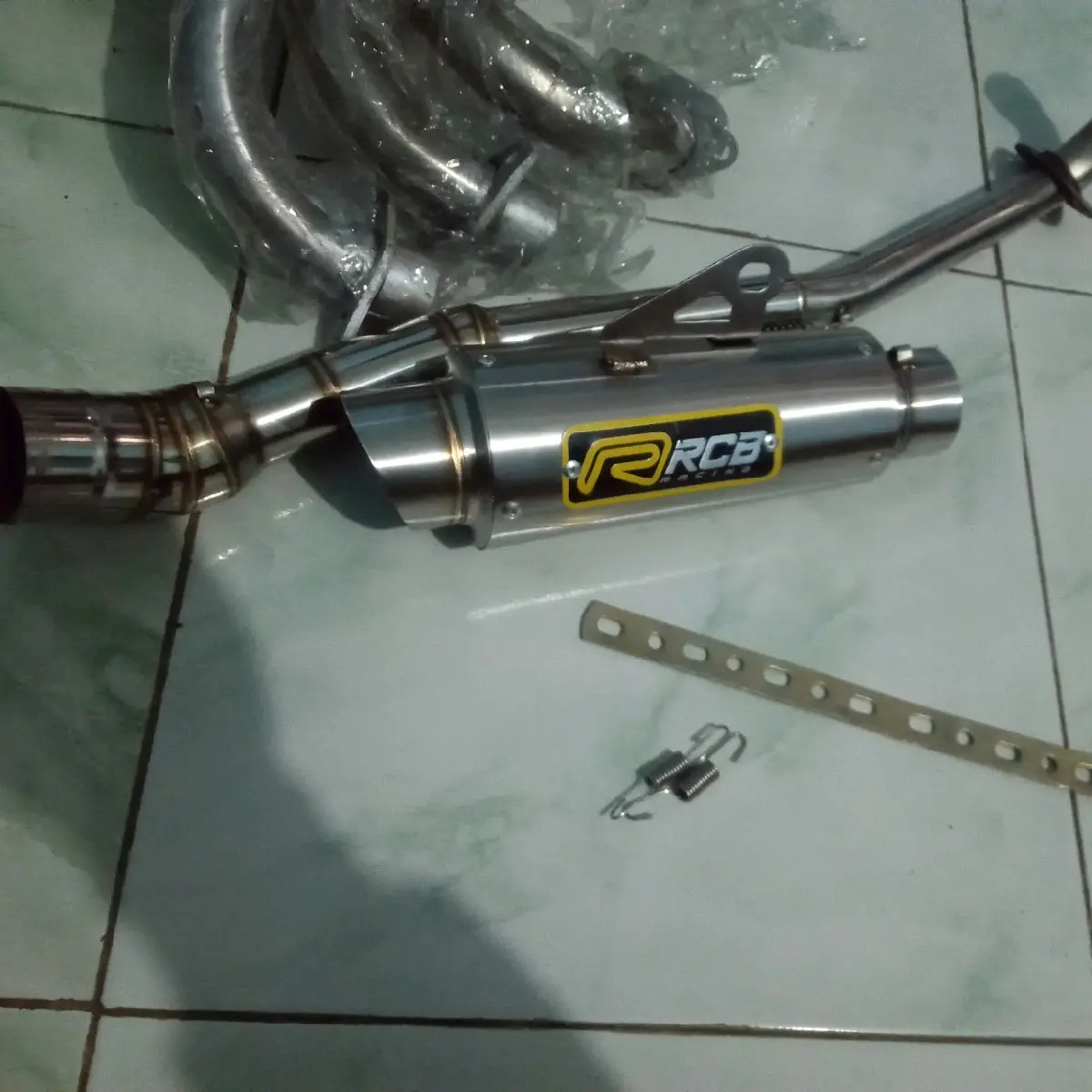 knalpot racing RCB ,RCB Knalpot racing untuk motor Jupiter Z,z1, Revo absolute,revo ,karisma,vega,zr, force,grand, Supra fit, Supra x 125,,blade,blade,125 dan Segala motor bebek