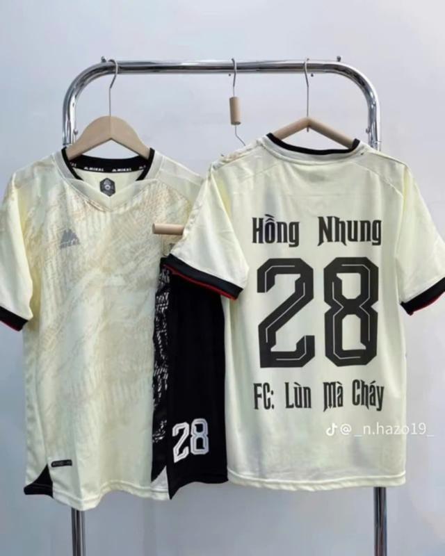 Bộ Đồ Đá Banh, Quần Áo Bóng Đá Trẻ Em "KLG MK Kem" Chất Liệu Vải Thun Cotton Cho Bé Từ 8Kg - 50kg Có In Tên + Số Theo Yêu Cầu