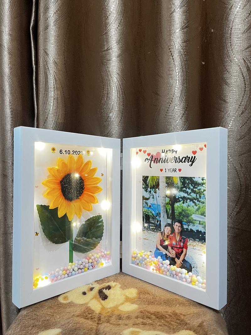 Product Introduction of กรอบรูปไฟบานพับคู่ ใส่ดอกทานตะวัน 3D  ใส่รูปและข้อความฟรี (ขนาดด้านละ 5x7 นิ้ว ติดไฟทั้ง 2 ด้าน) 13