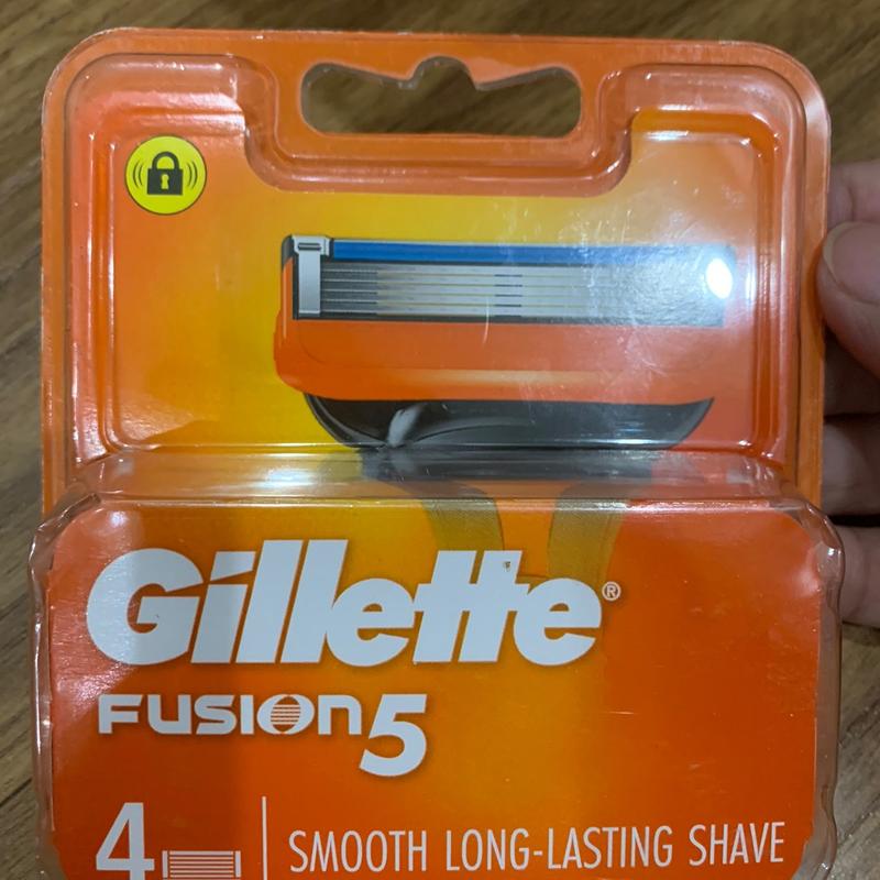 set Lưỡi cạo râu Gillette Fusion 5+1,vỉ 4lưỡi.
