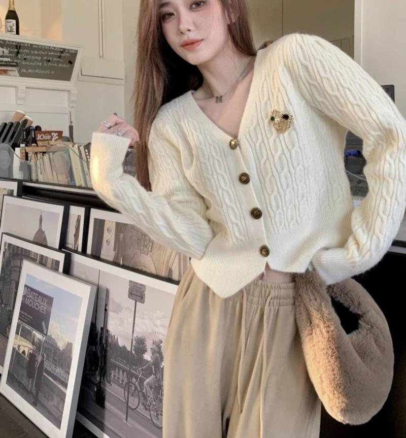 Product Introduction of Áo Khoác Cardigan Dệt Kim, Phong Cách Pháp, Dành Cho Nữ, Thích Hợp Cho Mùa Xuân, Mùa Thu / Đông, Thiết Kế Đẹp, Phong Cách Phương Tây Độc Đáo Áo Len Trông Trẻ Trung, Phong Cách Chanel, Bán Chạy 7