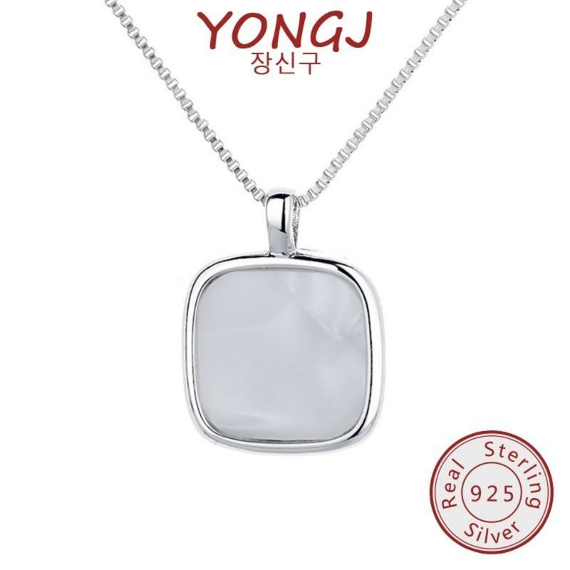 Product Introduction of New 925 Silver Simple Graceful Square Fritillary Necklace 21