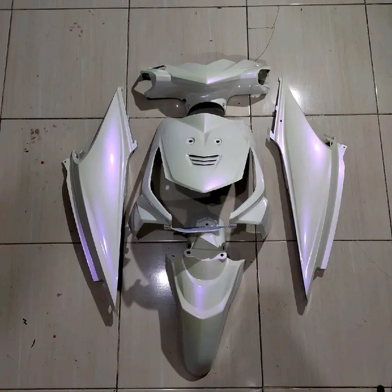 Full Body Halus Honda Beat Karbu Custom Putih Lembayung 0