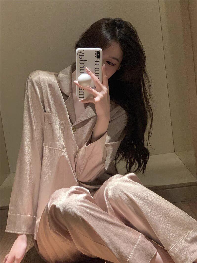 Product Introduction of Bộ Đồ Ngủ Lụa Lạnh Jacquard, Cao Cấp, Quần Dài Tay Dành Cho Nữ, Mỏng, Thích Hợp Cho Mùa Hè, Lý Tưởng Cho Sinh Viên, Làm Bằng Lụa Ins, Đồ Mặc Nhà 17