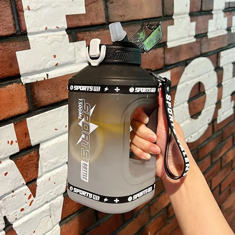 Giao hàng ngay lập tức！Cốc Nước Có Ống Hút, Cắm Trại Ngoài Trời, Dung Tích Lớn, Thích Hợp Cho Nam Và Nữ, Lý Tưởng Cho Thể Dục Và Thể Thao Mùa Hè, Bình Bucket Nước Chịu Nhiệt Độ Cao, Cốc Ấm Nước 8