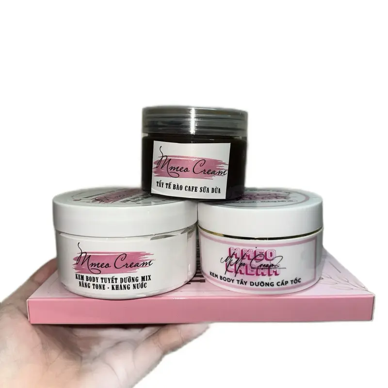 ( TẶNG TTBCF ) COMBO KEM BẠCH TẠNG (120gr + Dưỡng 200gr ) KEM BODY Ủ BẠCH  + BODY TUYẾT  KHỬ DA NGÂM ĐEN CHAI LÌ ( dành cho mọi loại da ) Làm Đẹp Da (Mmeo Cream) Women Nữ 0