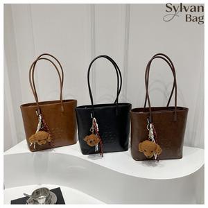 กระเป๋าโท้ทสำหรับผู้หญิง กระเป๋าสะพายข้าง ความจุมาก มีให้เลือก 3 สี อินเทรนด์และทันสมัย ทำจากผ้าคุณภาพสูง hand  bag shoulder  bag