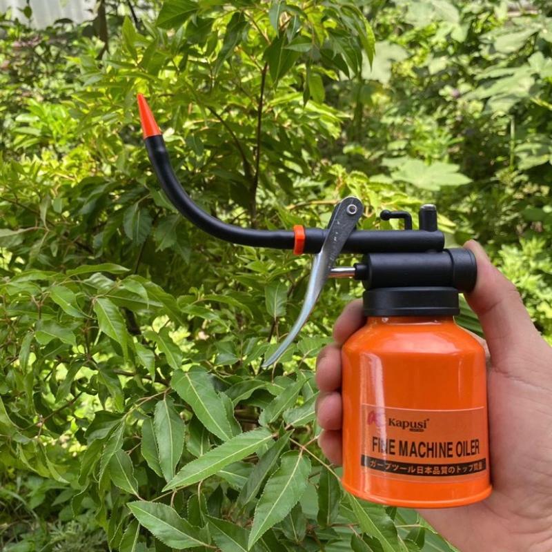 Bình châm nhớt vịt dầu 250ml bình xịt dầu nhớt bằng thép, bằng nhựa hãng KAPUSI japan