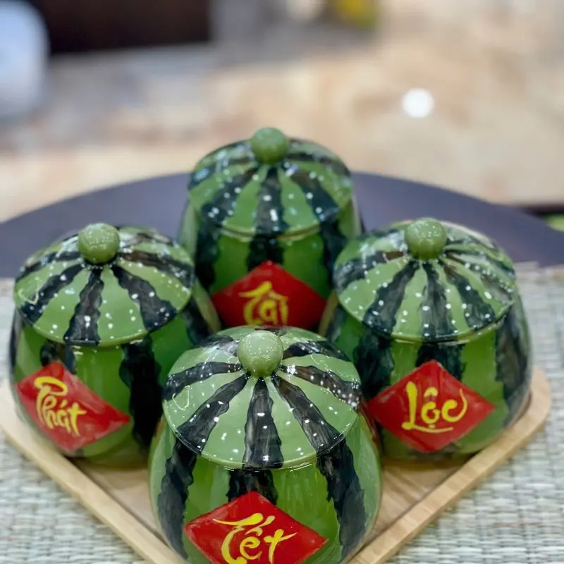 Hũ mứt Tết bánh chưng, dưa hấu 0