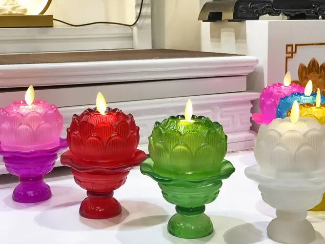 Nến điện tử hoa sen, đế đèn lưu ly 7 màu đường kính 9cm 1