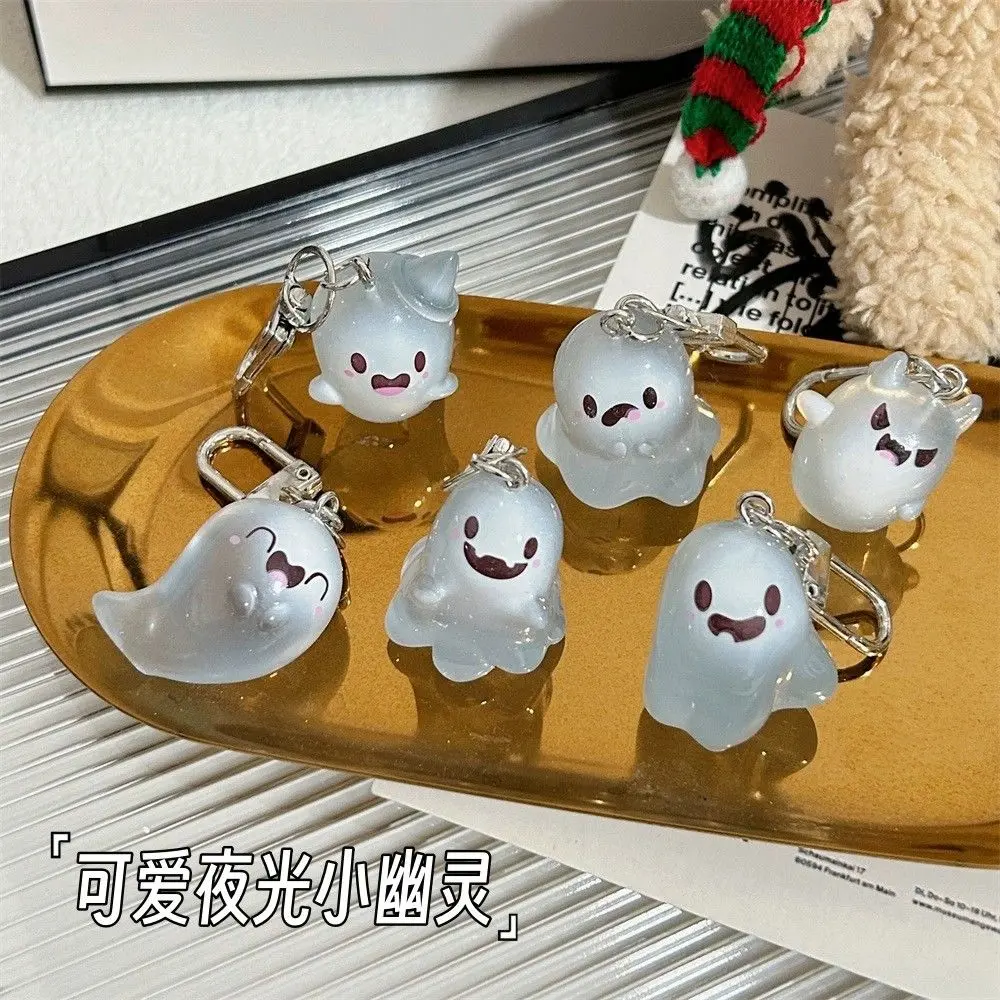 Creative Cute Glow-in-the-Dark Little Ghost Keychain Funny 3D Halloween Doll Backpack Pendant Ins Accessories