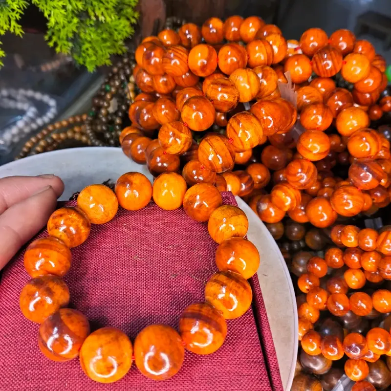 VÒNG TAY GỖ HUYẾT LONG THẤU QUANG 0
