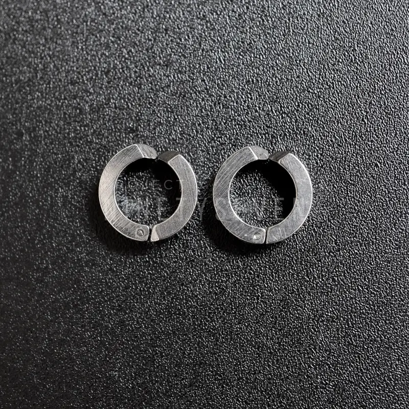 PROJECT NINETYSEVEN - CROSS Earrings - Anting Jepit Pria hitam putih (BELI 3 GRATIS 1) 6