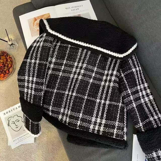 Product Introduction of Áo Crop Top Mùa Đông, Phong Cách Cổ Điển, Lót Lông Cừu, Dày Dặn, Dáng Rộng Vừa Vặn, Cổ Thủy Thủ, Áo Khoác Kẻ Sọc Nhỏ Dành Cho Nữ, Hàng Mới Về Năm 2024 2