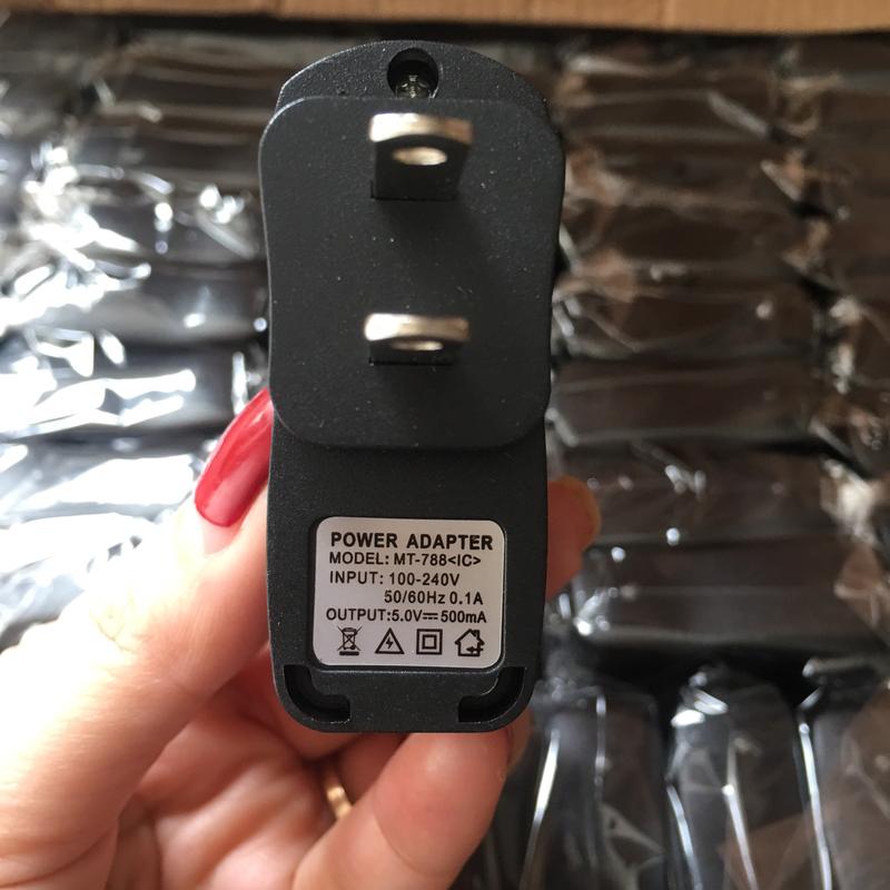 Củ Sạc Đồng Hồ Thông Minh Trẻ Em Có Đèn Báo 5V 500mAh 2
