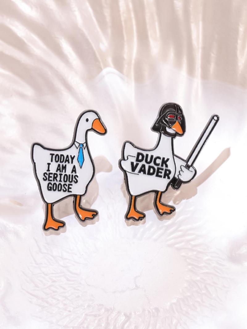 Product Introduction of Cute Goose Design Brooch, Fashion Alloy Badge for Daily Clothing Decor, Trendy All-match & Exquisite Brooch for Birthday Gift 5