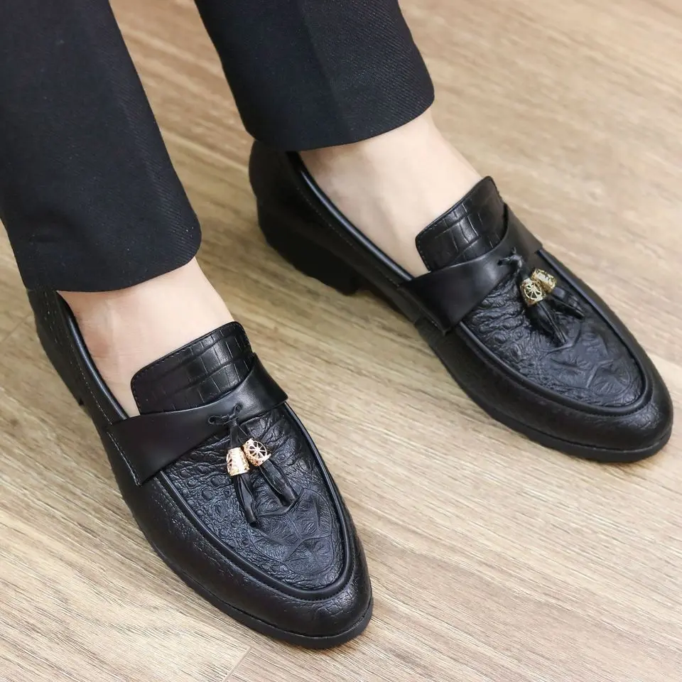 Giày lười da nam dập vân cá sấu | SALE SIÊU RẺ | Giày được in vân nổi đính chuông kim loại. Cao Su Đồng Penny Loafer