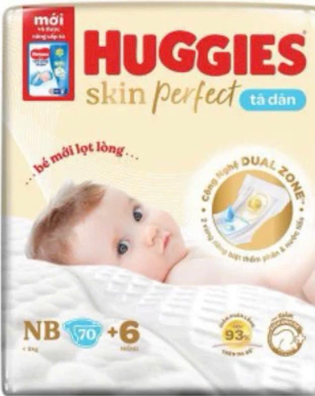 Tặng thêm 6 miếng bên trong - Tã Dán Huggies NB70 Skin Perfect - cho bé dưới 5kg Newborn 70 Huggies NB 70 - Bỉm Dán Cho Bé