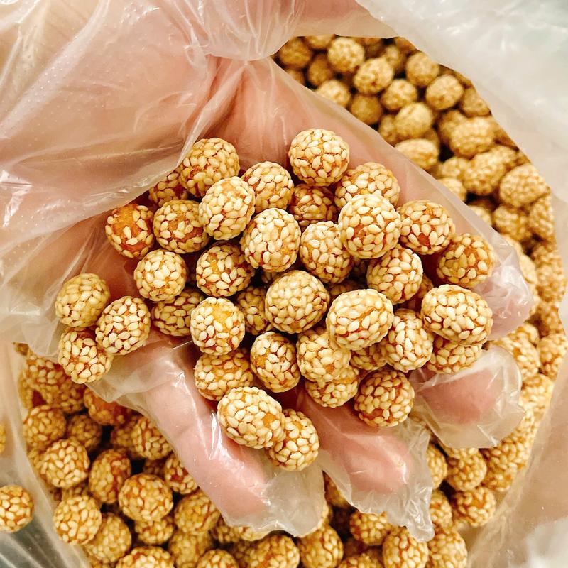 Đậu Phộng Da Cá Cốt Dừa Phủ Mè siêu giòn thơm ngon hộp 500g MamiFoods 6
