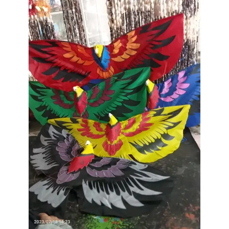 Layangan Rajawali Uk Sedang Waow Laris Set Hadiah