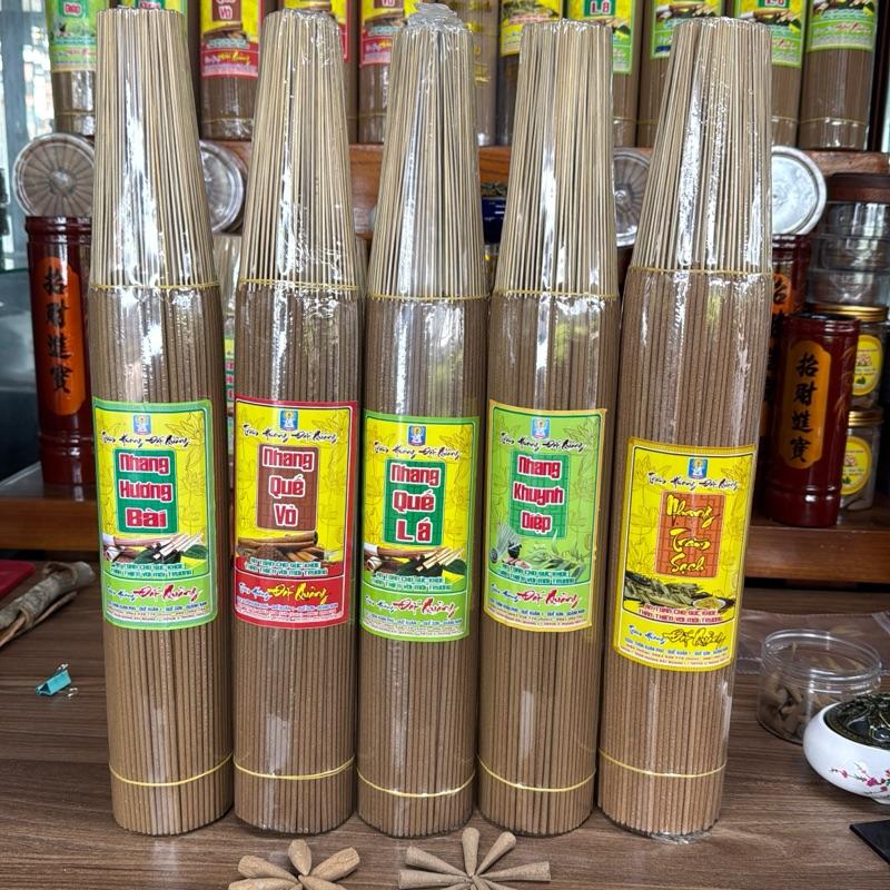 Nhang 5 tất chọn phân loại : Nhang Quế , Nhang Khuynh Diệp ,Nhang Bài .