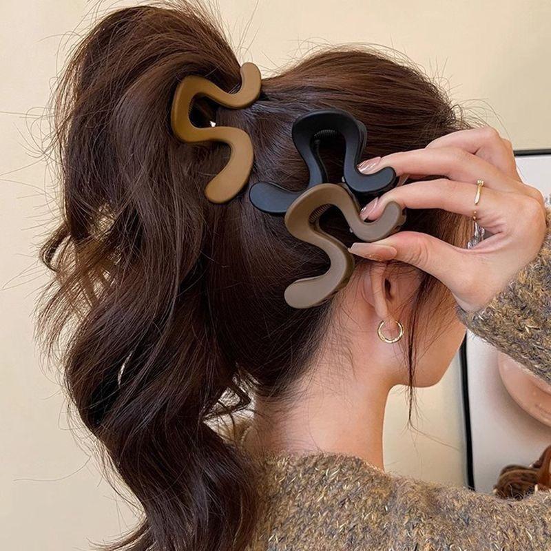 Klip Rambut Teks Matte Mudah, Rasa mewah, Klip Jerung Sanggu - TikTok ...