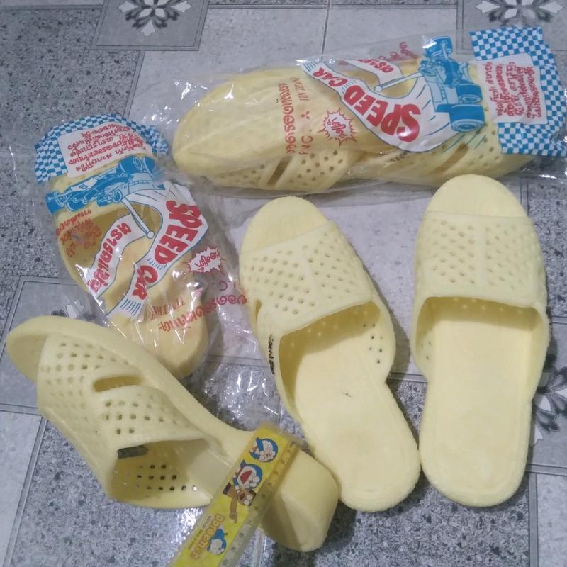 Dép nhựa dép tổ ong A1 đế dày 3,3- 3,5cm mềm dẻo êm chân - Màu kem trắng