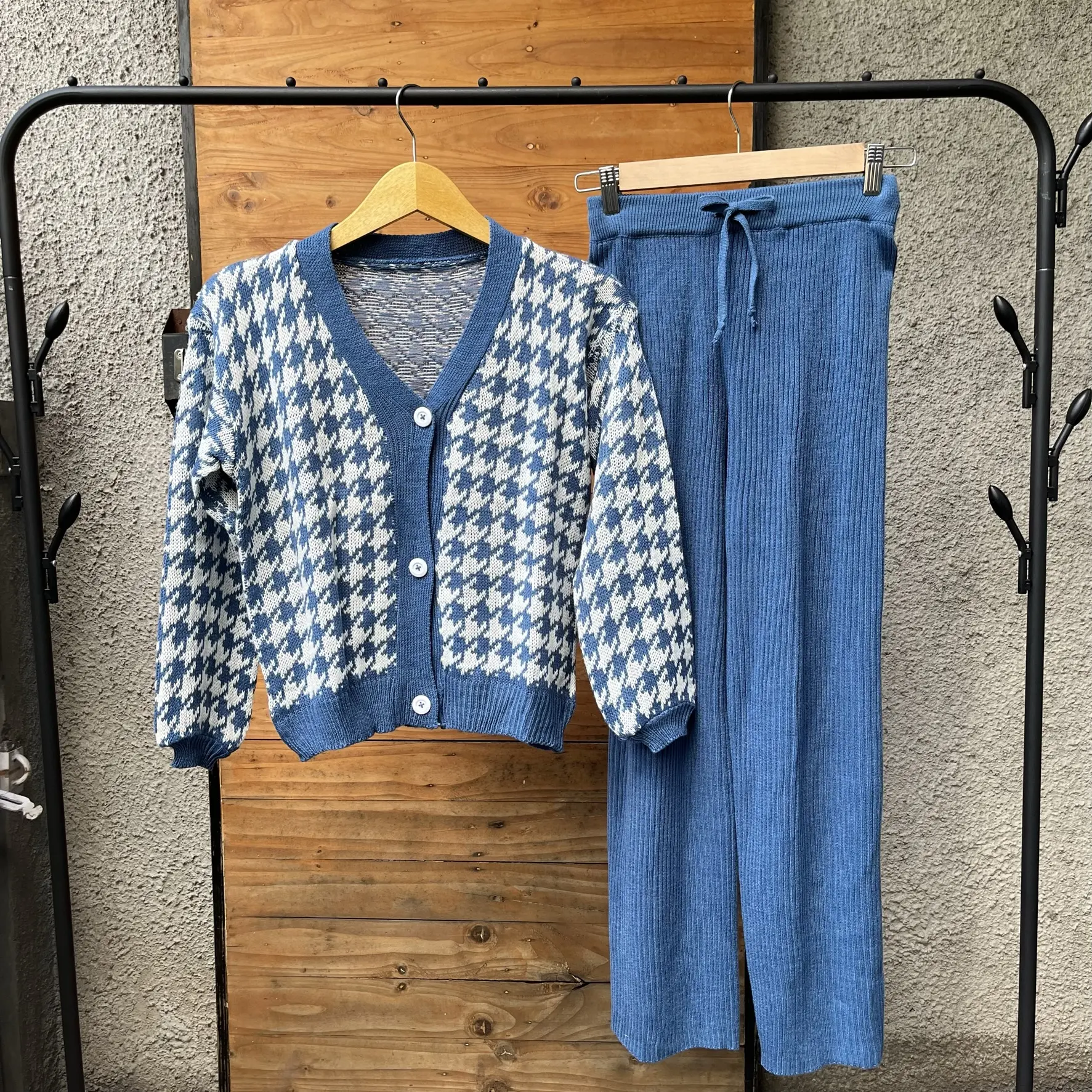 Daisy Oneset Rajut (cardigan Crop +  Celana Kulot)  Setelan baju cardigan