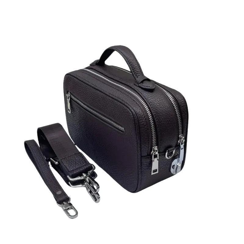 Túi Golf Clutch 2 Khóa Đeo Chéo Nam Cầm Tay Da Thật Cao Cấp GOLF - Chất liệu Da bò thật Kiểu dáng Túi đeo chéo Kích thước 25x15x10cm Màu sắc Đen nâu xanh Thiết kế Thời trang tiện dụng Bảo hành 12 tháng