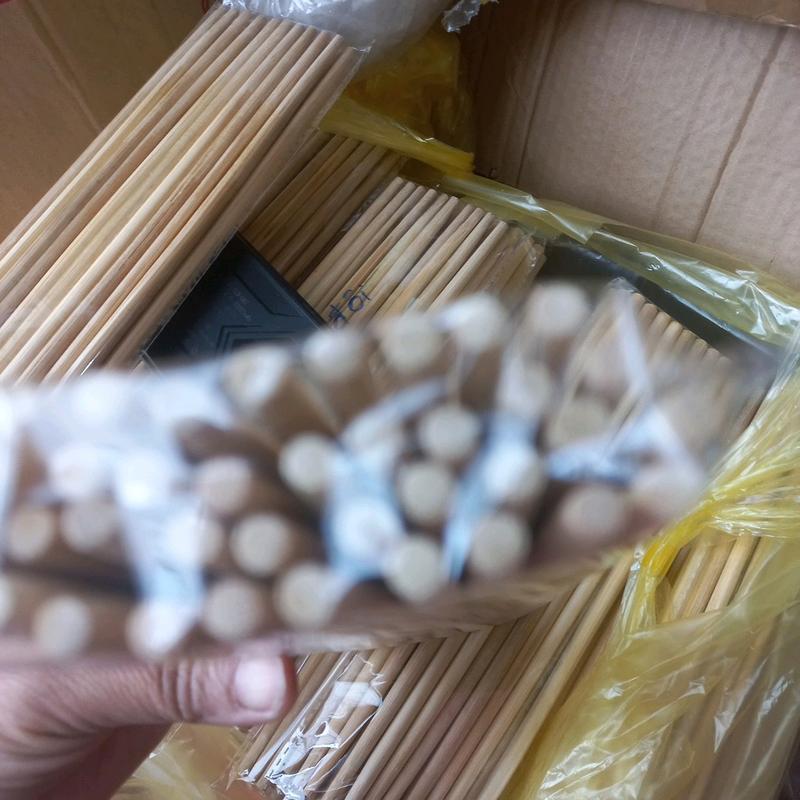 đũa tre nhà làm  vót dài trường đũa dài 25p được làm thủ công nhận hàng là 20 đôi đũa 5