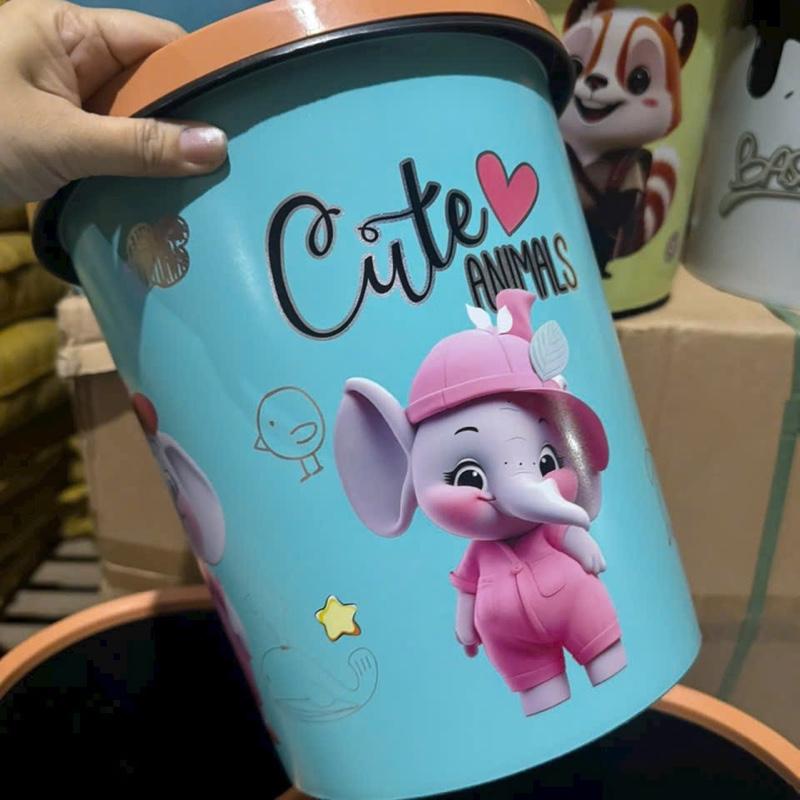 Thùng rác nhựa tròn, hoạt hình 3