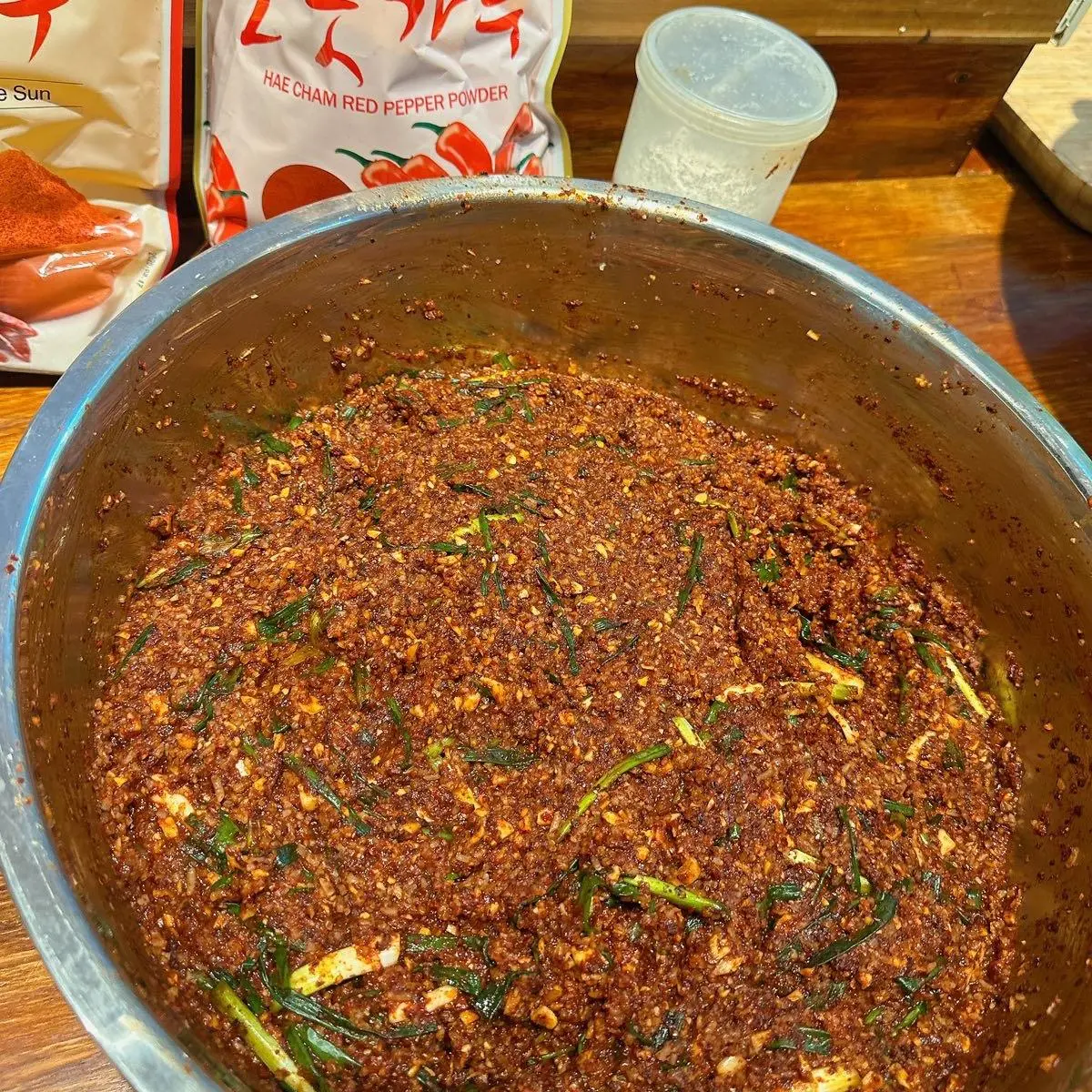 1KG Sốt Muối Kim Chi Chuẩn Vị Hàn Quốc - Chua - Cay - Vừa Vị - Ngọt Tự Nhiên . Muối được Cải thảo - Củ cải - Hành lá ,...