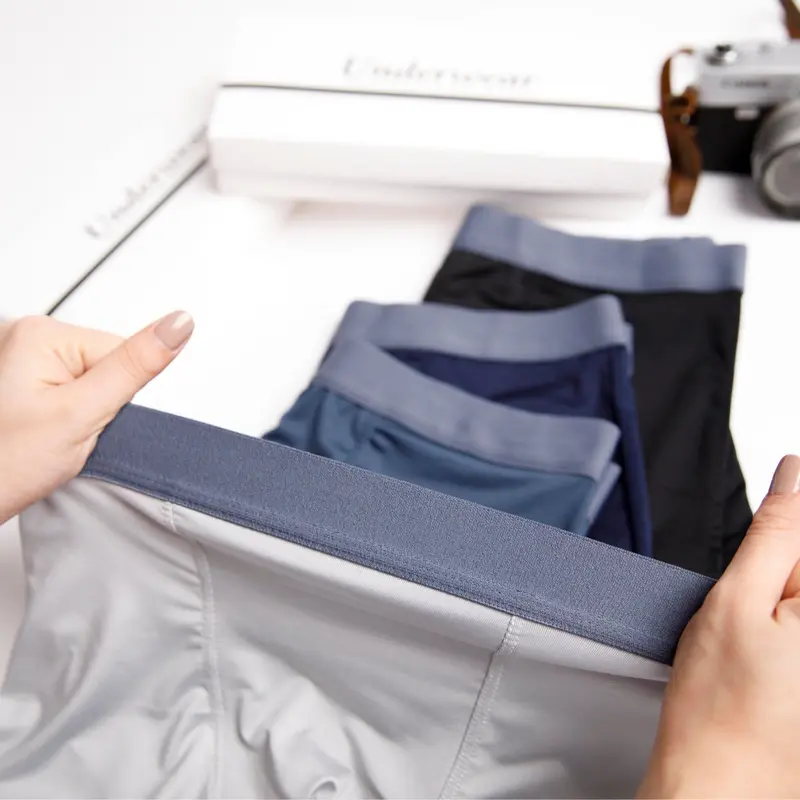 Sịp Boxer cạp trơn chất liệu thun lạnh. Phong cách mạnh mẽ, ôm form, thoáng mát. Quần boxer/quần đùi Polyester Nam Menswear đáy lót Cotton có thể giặt máy thanh lịch 0