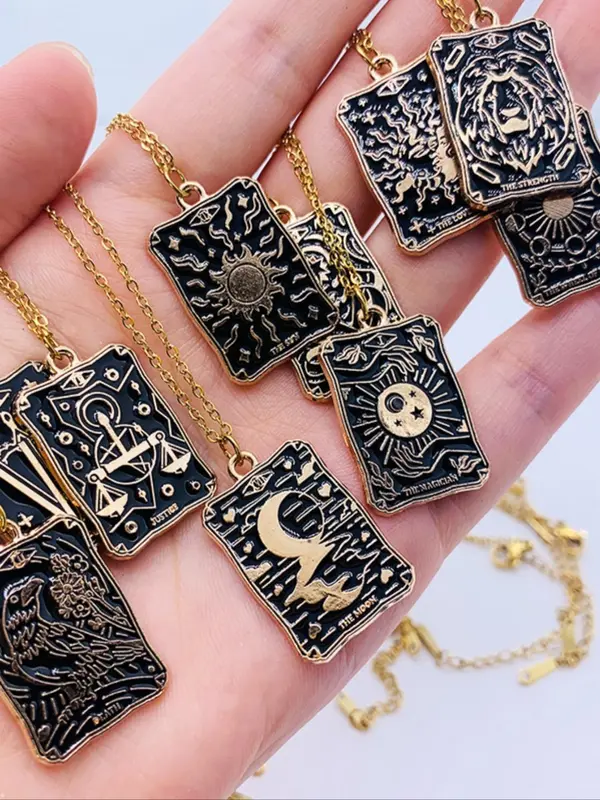 Fashion Trendy Creative Tarot Design Pendant Necklace,  Fashion Jewelry for Party, Daily Clothing Decor, 2024 Summer Trendy All-match & Exquisite Jewelry for Birthday Gift 3