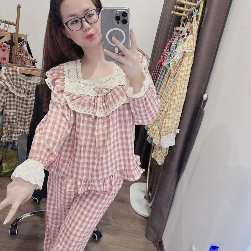 M8 Bộ đồ nữ chất đũi nhung mềm mướt, phối bèo ren, cổ vuông xinh xắn, hàng thiết kế đặt riêng có size, mặc được bốn mùa, trong nhà đi chơi ra ngoài đều được M8 CỔ VUÔNG REN BÈO ĐŨI NHUNG