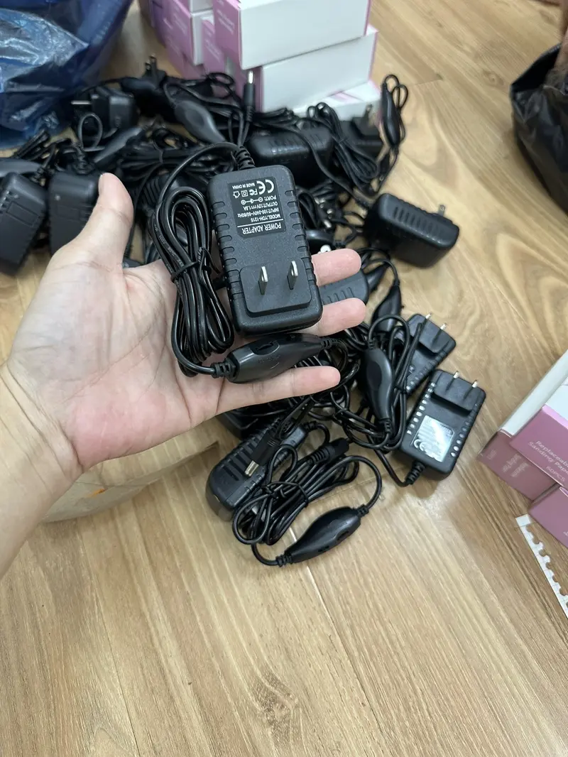 Product Introduction of Sạc máy chà gót xịn xò chính hãng  sale sốc 1