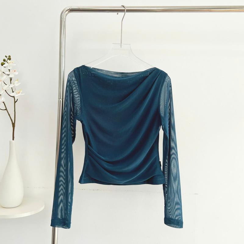 Product Introduction of Áo Nữ CChat Women Top Dáng Ôm Chất Lưới Xếp Vai Vải Nhập Khẩu 23TDC2013OT 14