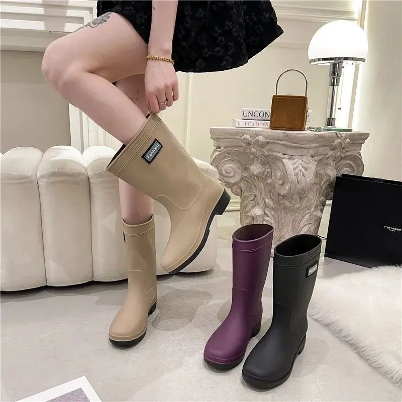 รองเท้าบูทกันฝนผู้หญิงทรงสูงสไตล์ญี่ปุ่น รองเท้าบูทกันฝนทรงยาวกันน้ำสำหรับใส่กลางแจ้ง รองเท้าใส่ในครัวที่ทนต่อการสึกหรอและลื่น