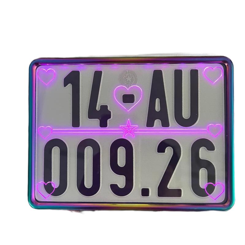 Khung biển số xe Titan Mica có đèn hình trái tim từ Bình Racing Shop