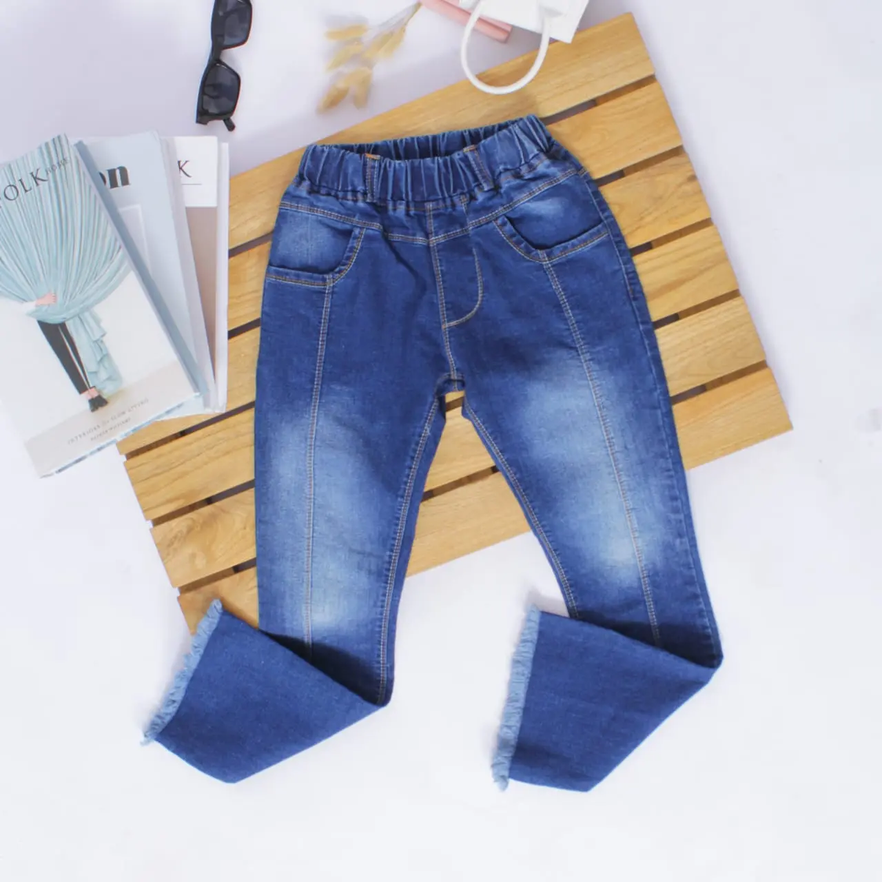 Cutbray Biru Stone