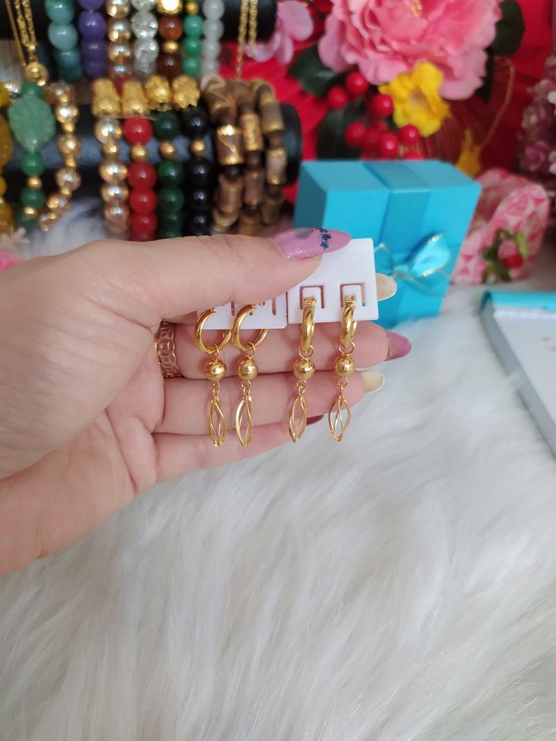 Product Introduction of B330. Hoa tai vàng xinh xắn Nữ Women Khuyên Tai 2