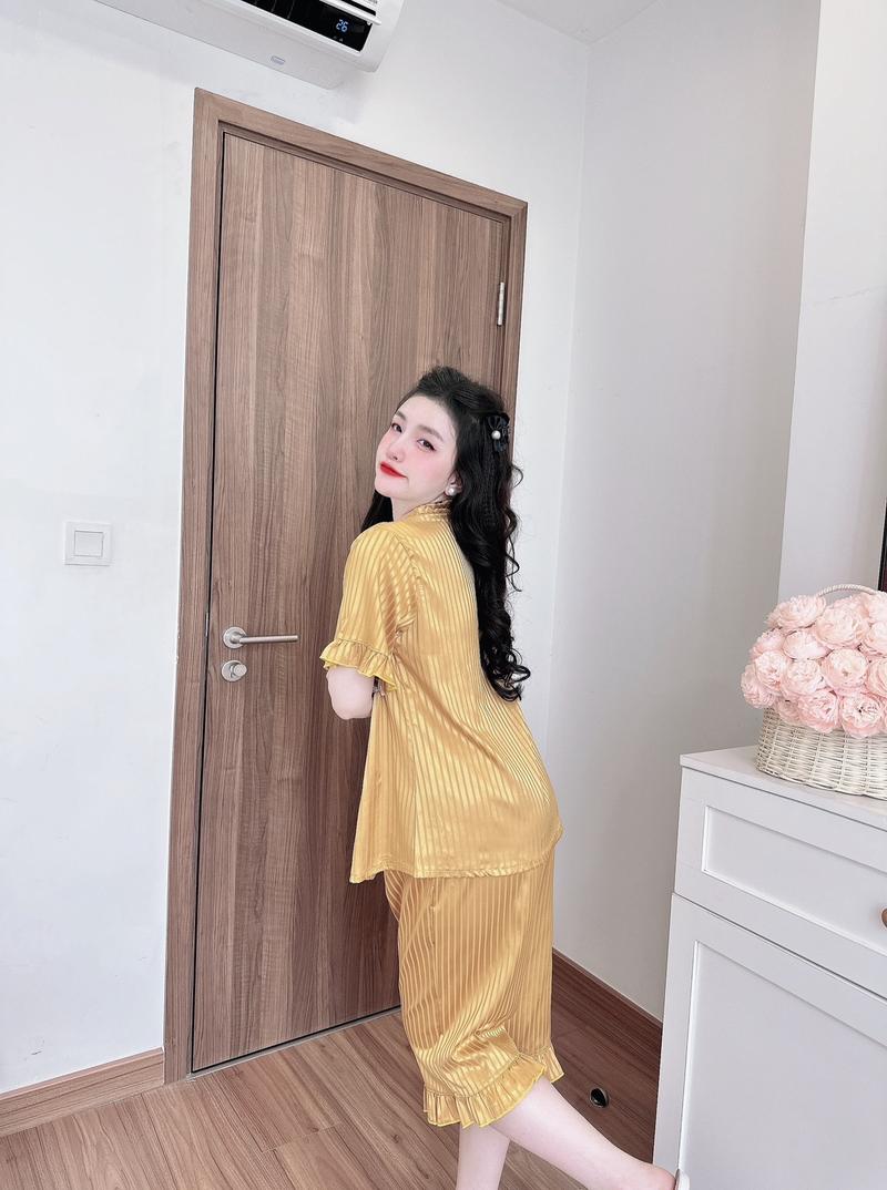 Product Introduction of Đồ Bộ Lụa Xước Bigsize Chất Mát - Tay ngắn quần lửng M2 52