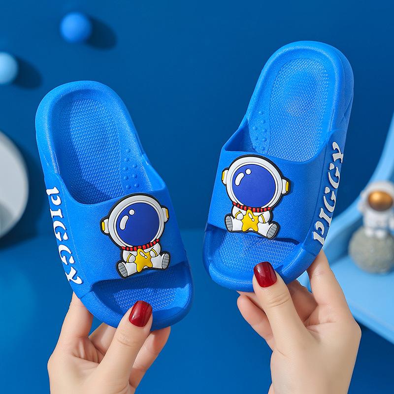 Children's summer slippers, baby anti-slip soft-soled indoor anti-collision sandals, boys and girls cute cartoon shoes, baby cartoon cute indoor and outdoor slippers 4