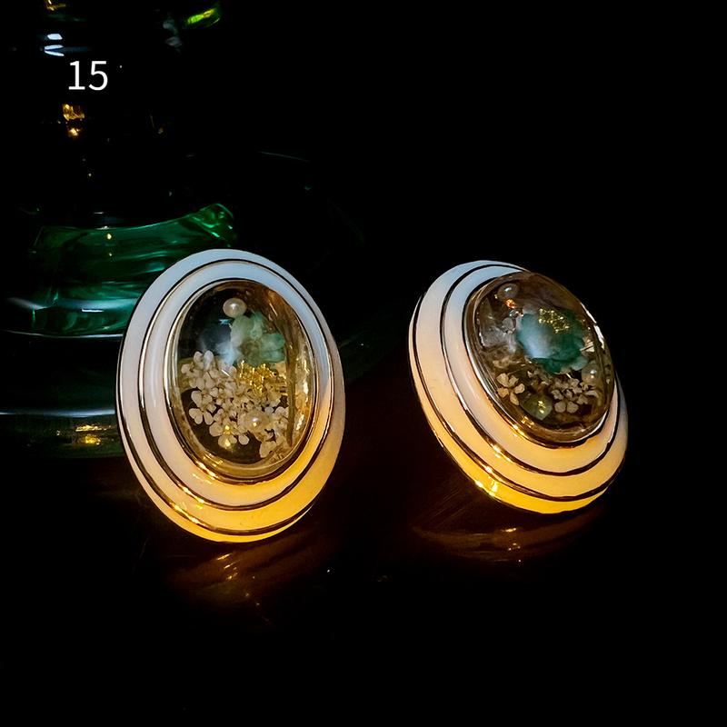 Product Introduction of 3 Pairs of French Ancient Amber Dried Flower Hot-Sale Earrings Combination Link Original Niche Gold Plated S925 High-Grade Earrings 19