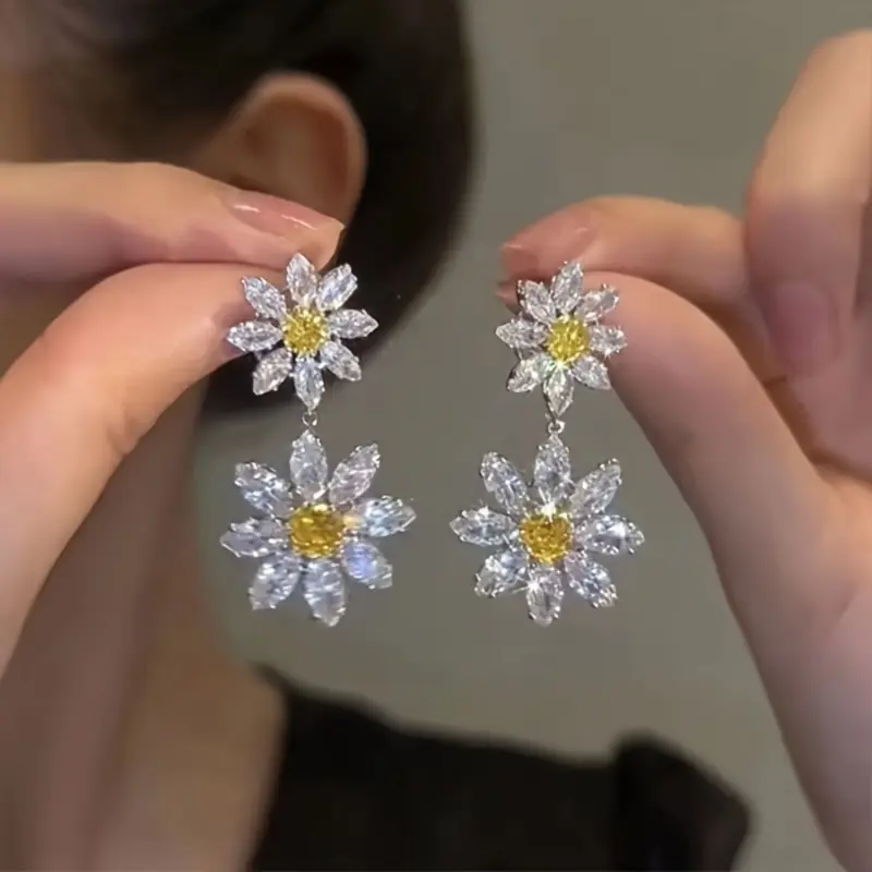 A Pair Of Sparkling Flower Earrings, Fashionable And Exquisite, Suitable For Wearing Earrings On Dates. High Quality Women'S Jewelry, Women'S Earrings 0