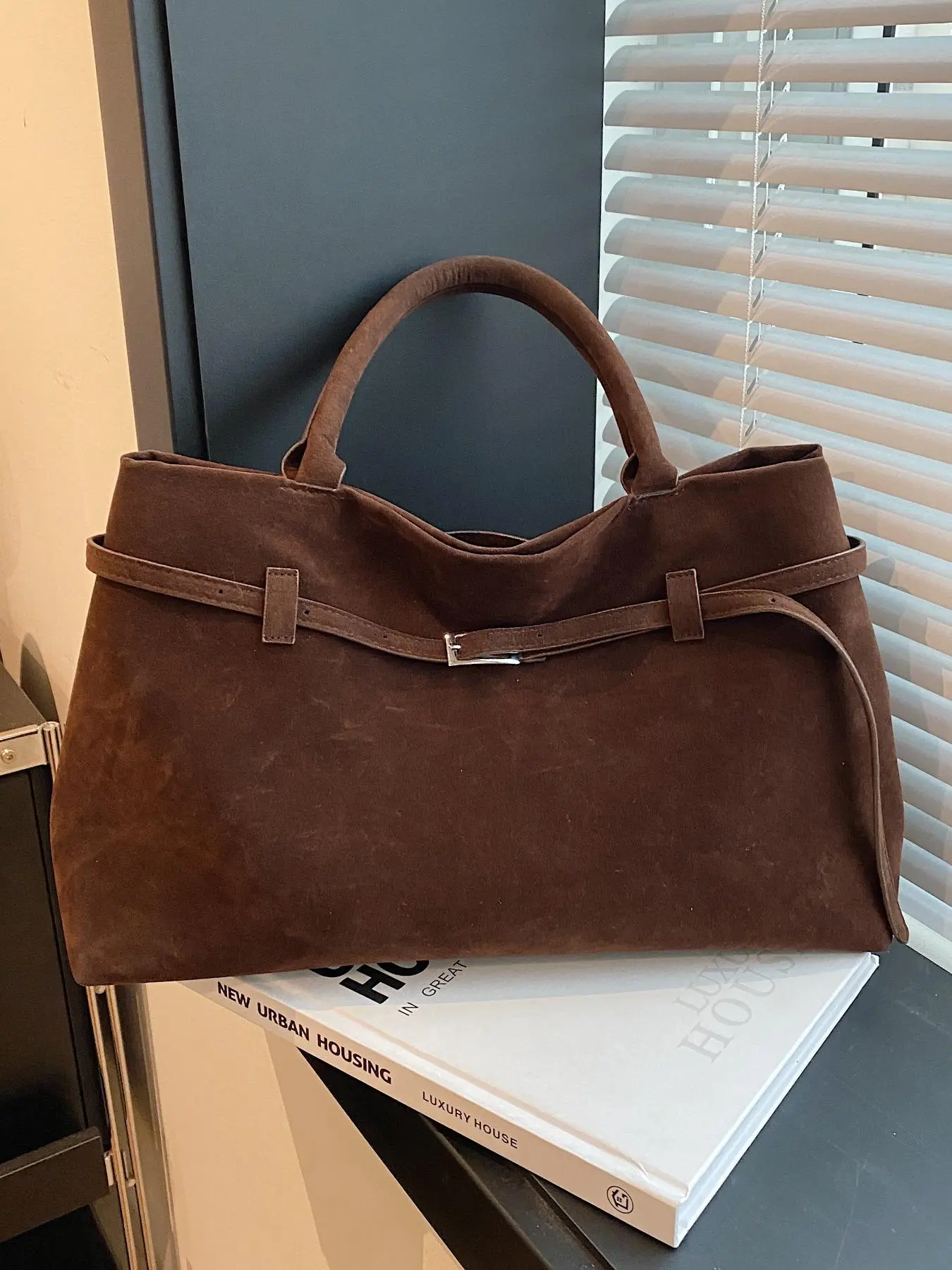Women's Solid Color Suede Handbag, Fashionable Minimalist Magnetic Closure Design Tote Bag, Casual Trendy Versatile High-quality Daily Commuting Bag