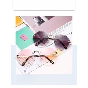 แว่นกันแดดโพลาไรซ์ มาใหม่ ดีไซน์แผ่นทะเล ไร้ขอบ ตัดแต่ง สไตล์ริมทะเล